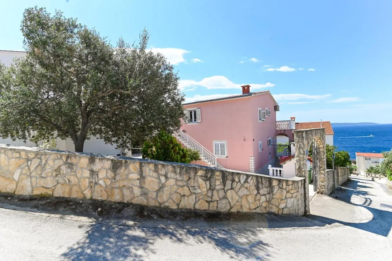 Villa Grande Vista - Lovely Apartment With Spacious Lush Mediterranean Patio And Sea View location